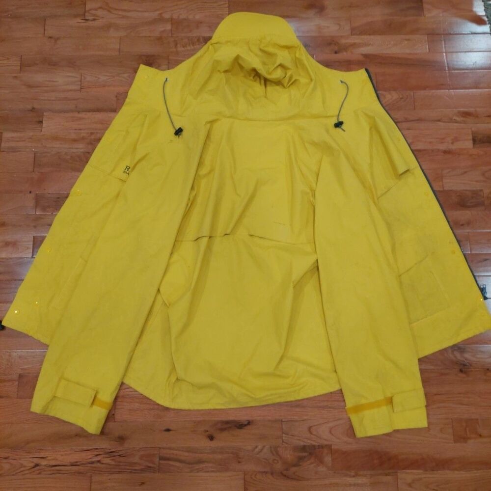 Vintage LL Bean Hooded Yellow   Fisherman Raincoat RAYNAL Brandy De France L